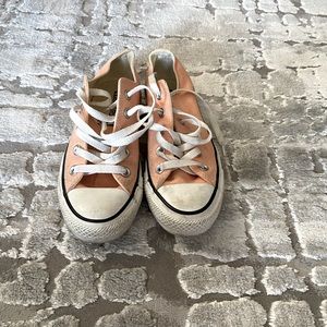 Peach converse